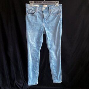 Universal Threads Light Wash High Rise Skinny Jeans